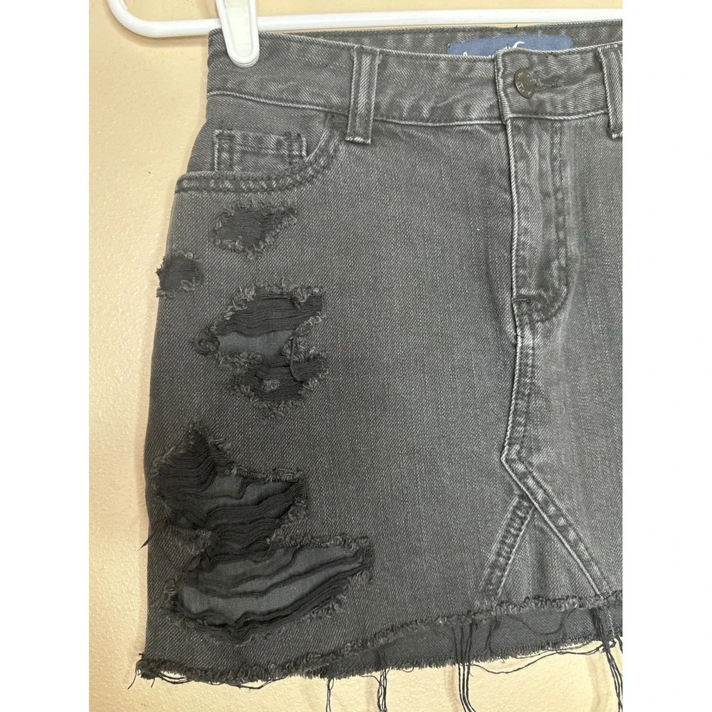 Hollister High Rise Denim Skirt Size 0 / W24 Black Distressed Frayed Hem Grunge